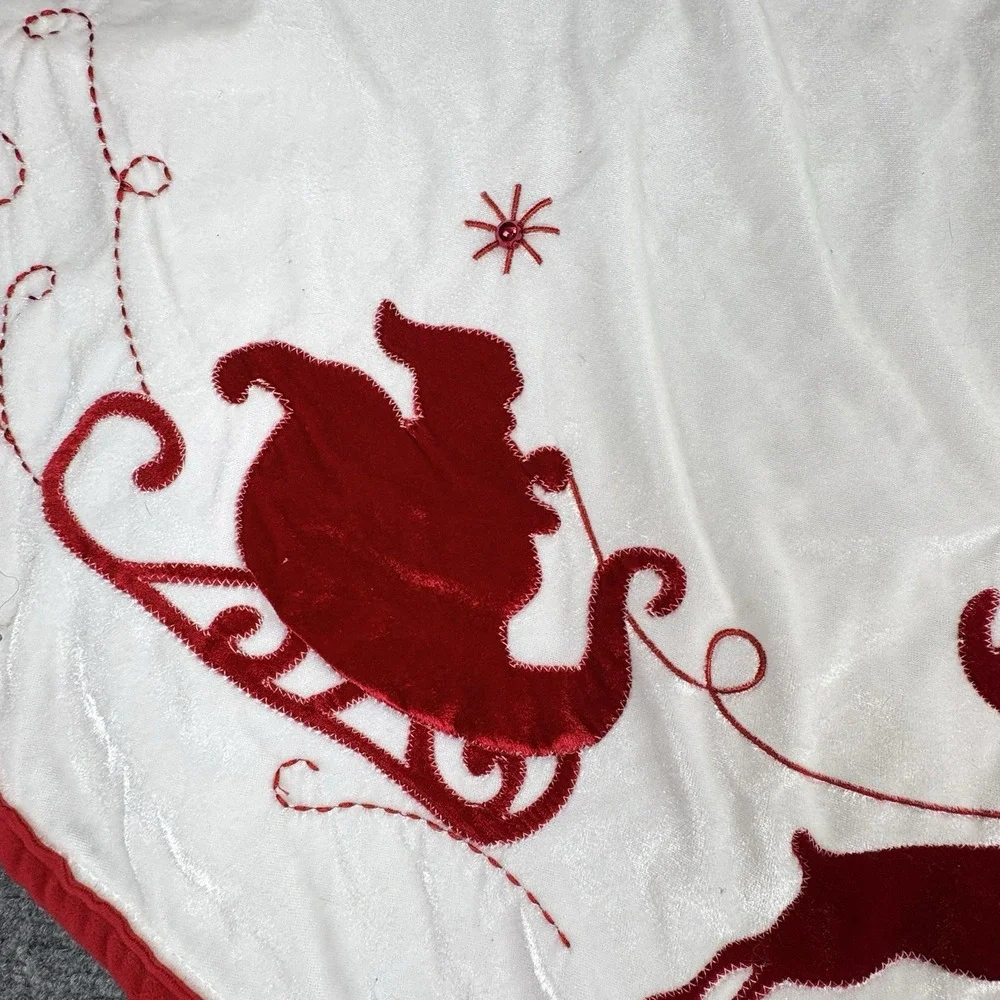 Y2K Christmas Tree Skirt Appliqued Embroidered Red Velvet White Santa Sleigh 47
